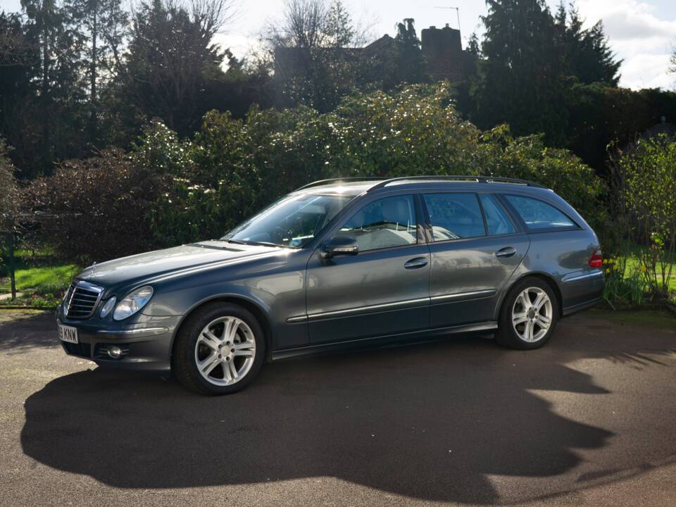 Immagine 1/25 di Mercedes-Benz E 280 CDI T (2009)