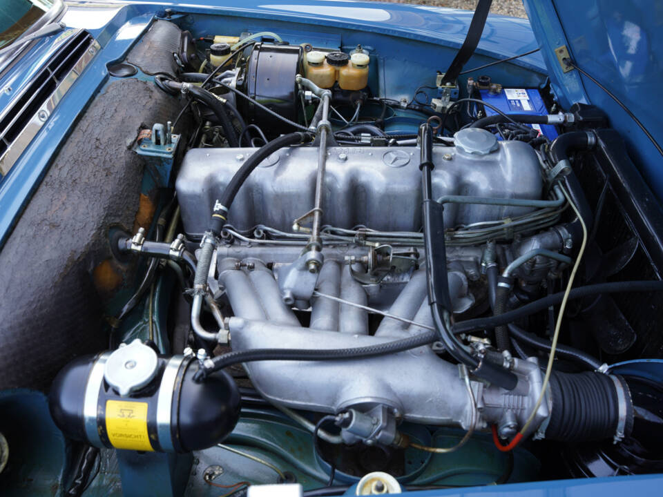 Image 45/50 of Mercedes-Benz 280 SL (1968)