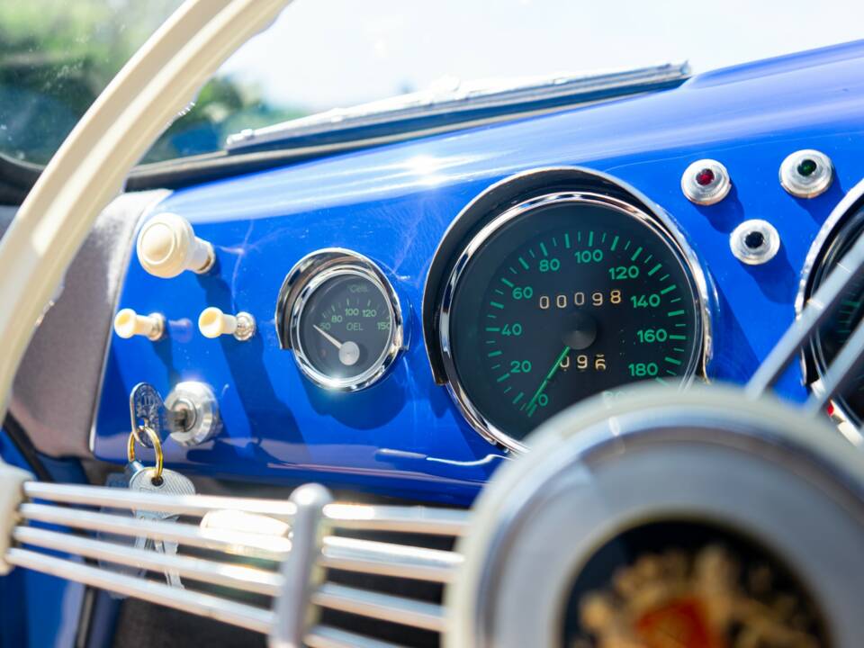Immagine 16/53 di Porsche 356 1300 (1952)