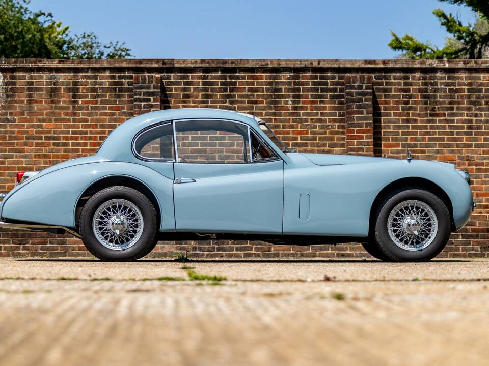 Image 2/50 of Jaguar XK 140 FHC (1955)
