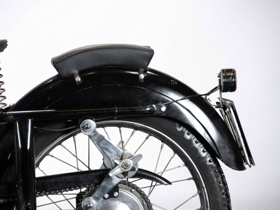 Bild 18/50 von Gilera 150 Sport (1951)