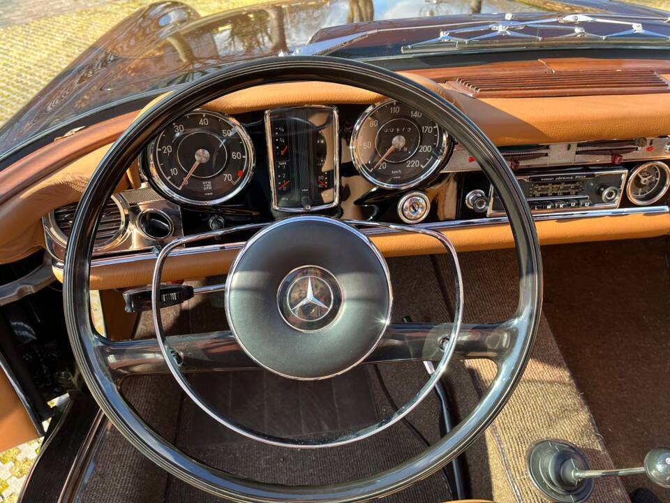 Image 10/29 of Mercedes-Benz 230 SL (1965)