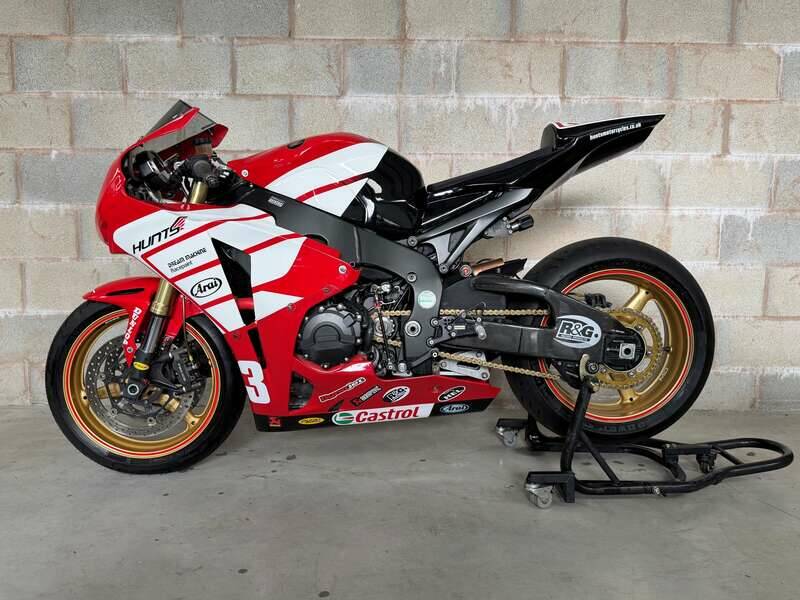 Bild 2/50 von Honda CBR 1000 RR Fireblade (2010)