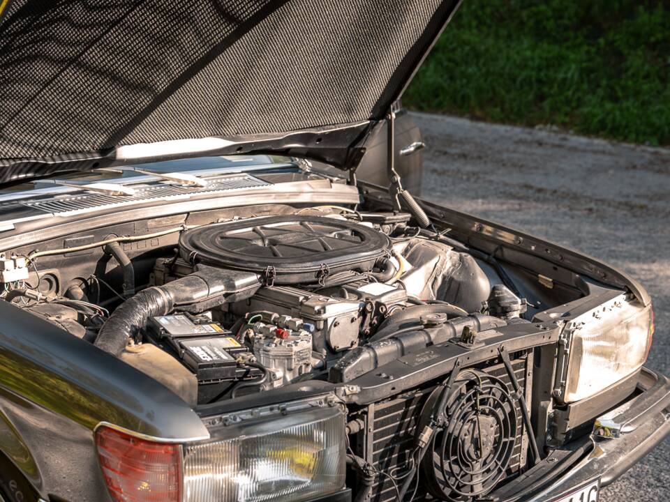 Bild 94/105 von Mercedes-Benz 280 S (1972)