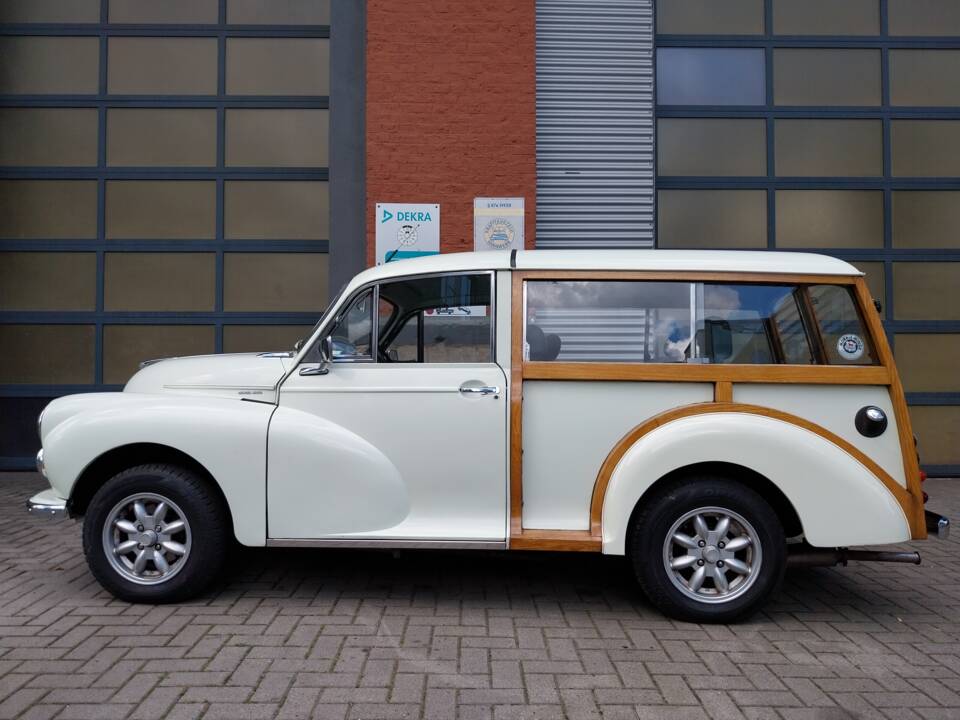 Immagine 10/29 di Morris Minor 1000 Traveller (1968)