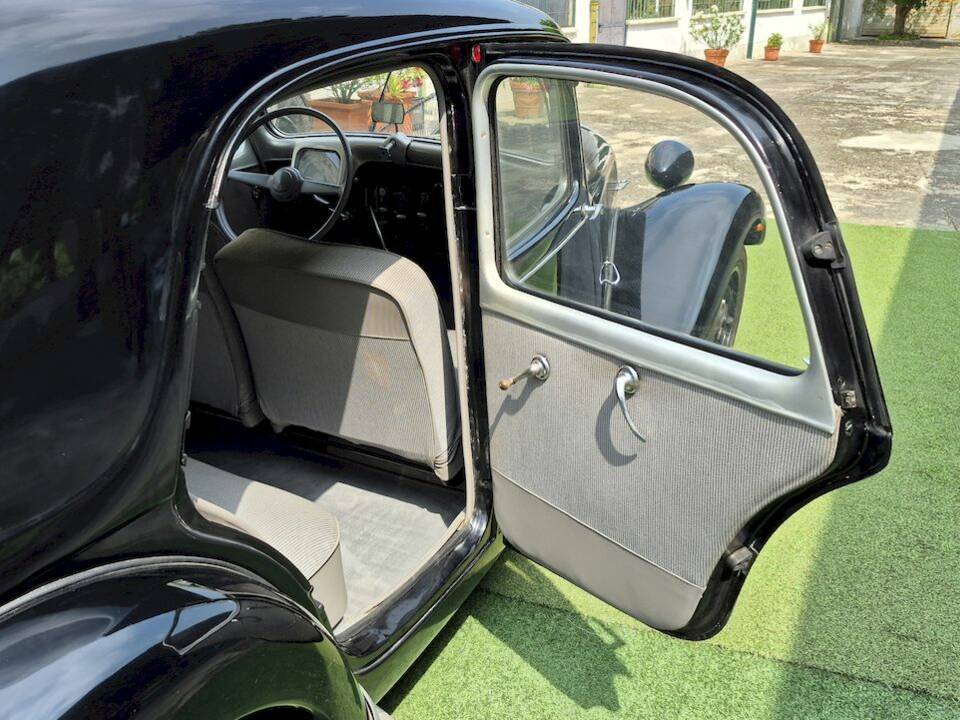 Image 31/47 of Citroën Traction Avant 11 BL (1955)