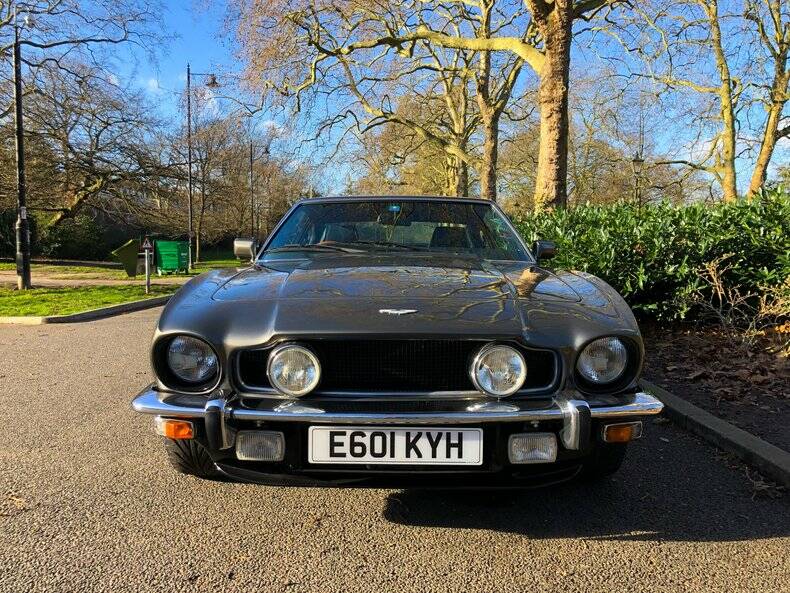 Image 23/34 of Aston Martin V8 Vantage (1987)