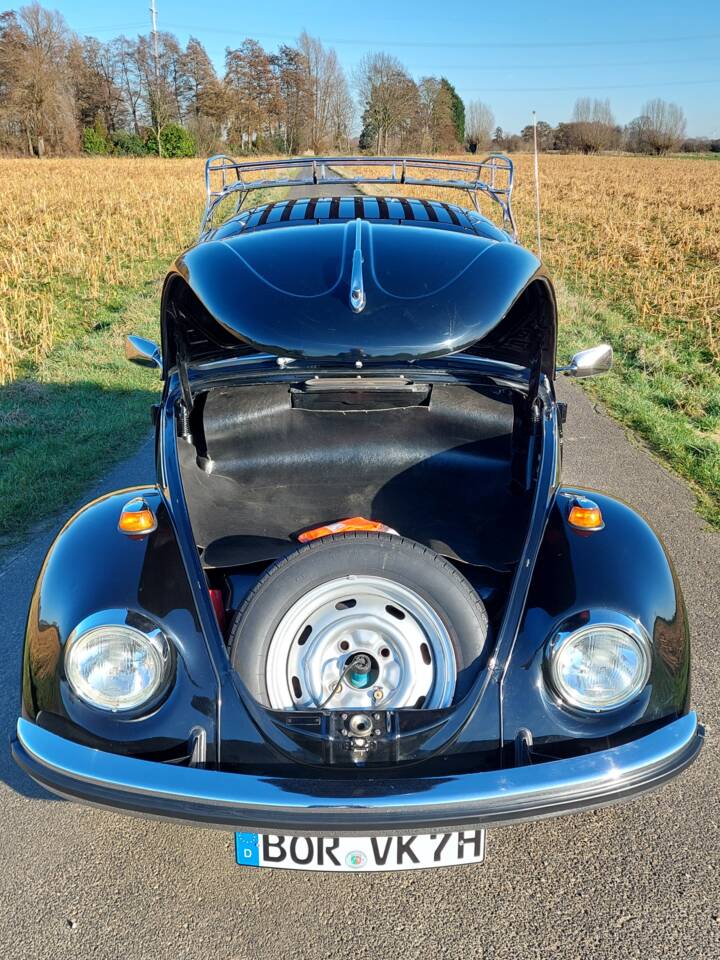 Image 11/15 of Volkswagen Beetle 1300 (1972)