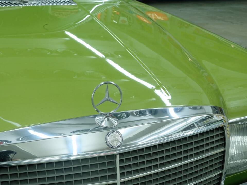 Image 22/50 de Mercedes-Benz 450 SEL 6,9 (1976)