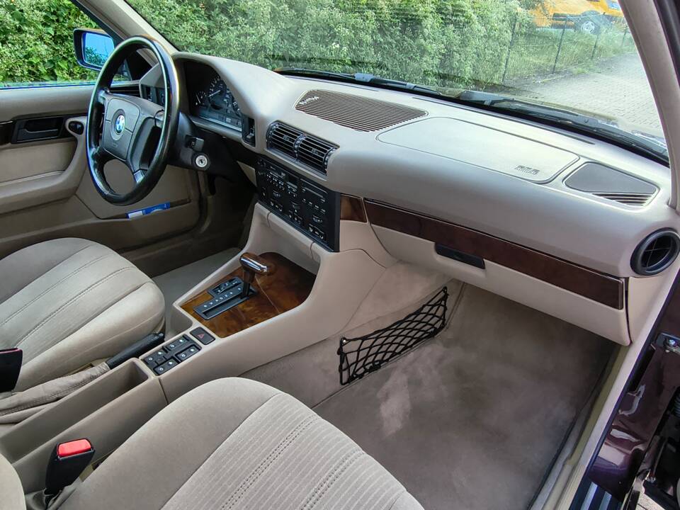 Bild 16/32 von BMW 520i (1994)
