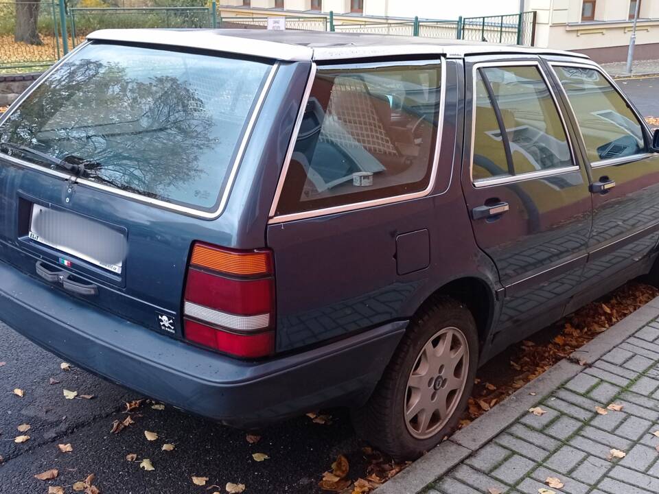 Image 3/11 de Lancia Thema Station Wagon Turbo 16V (1991)