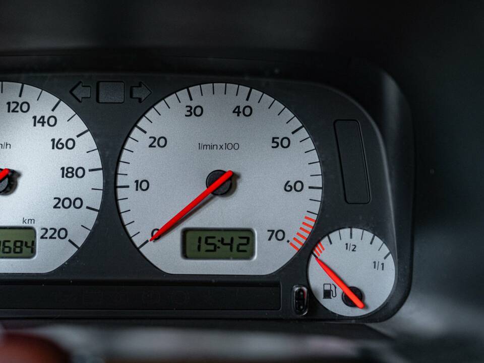 Immagine 29/45 di Volkswagen Golf IV 1.6 (1997)