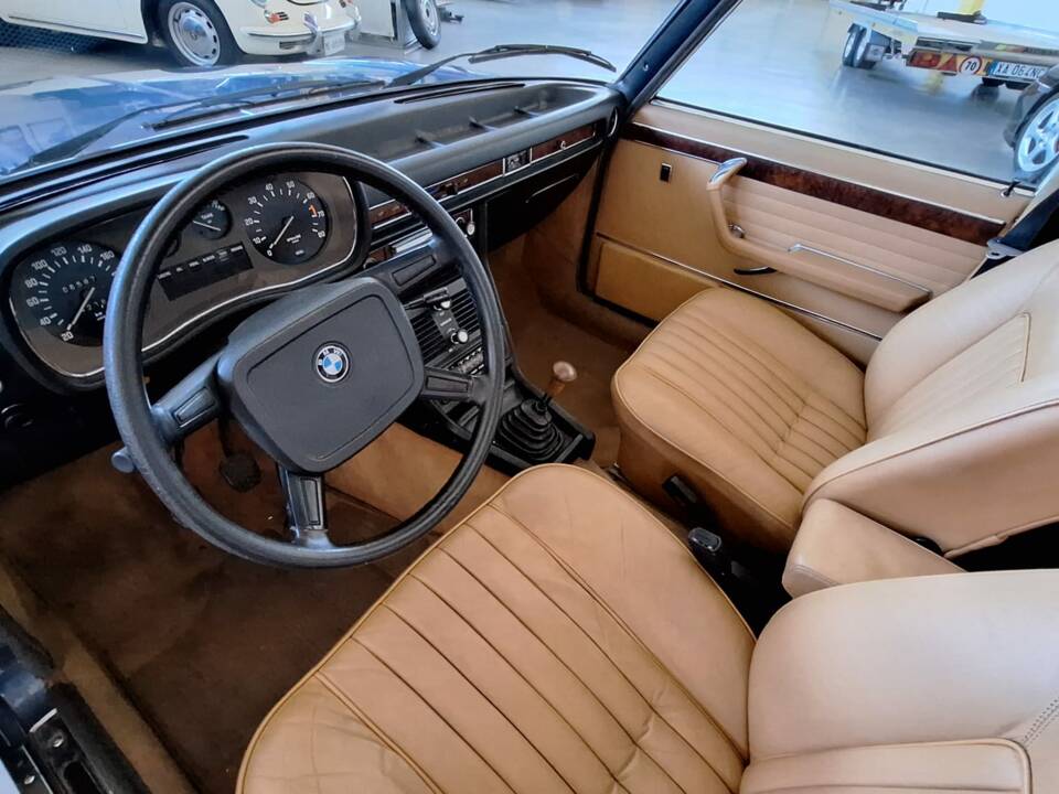 Bild 17/19 von BMW 3,3 Li (1976)