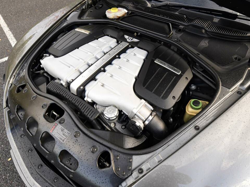 Image 44/50 of Bentley Continental GTC (2011)