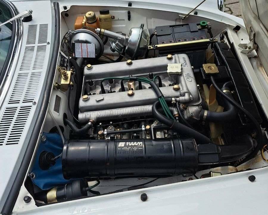 Image 19/20 of Alfa Romeo 1750 Spider Veloce (1969)