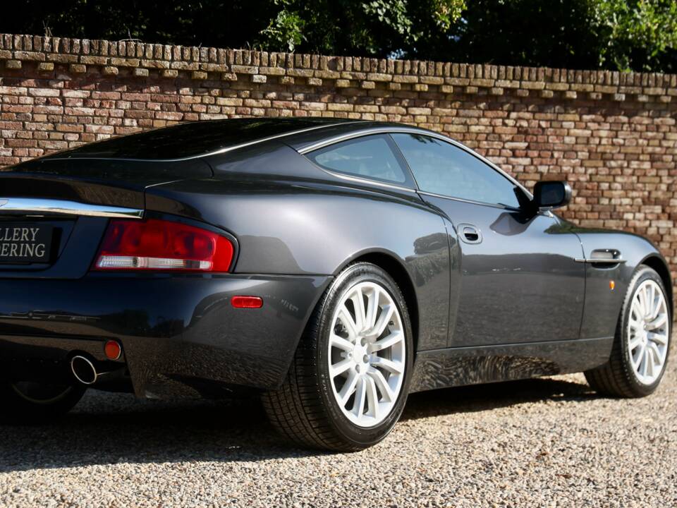 Image 44/50 of Aston Martin V12 Vanquish (2003)