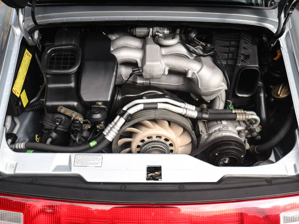 Image 22/90 de Porsche 911 Carrera 4S (1996)