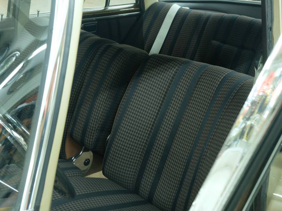 Image 31/50 of Mercedes-Benz 300 SE (1964)