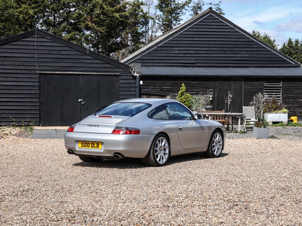 Image 9/32 of Porsche 911 Carrera (1998)
