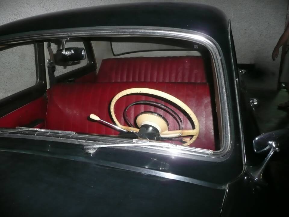 Image 21/30 of Mercedes-Benz 180 Db (1961)
