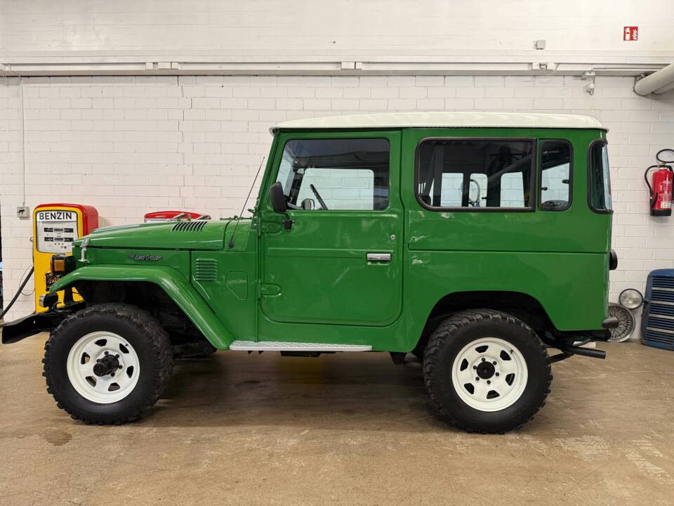 Bild 1/20 von Toyota Land Cruiser BJ 42 (1981)