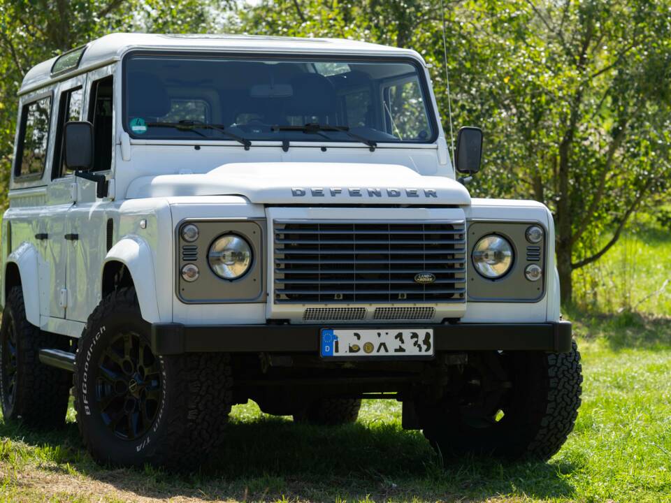 Image 2/16 of Land Rover Defender 110 (2015)