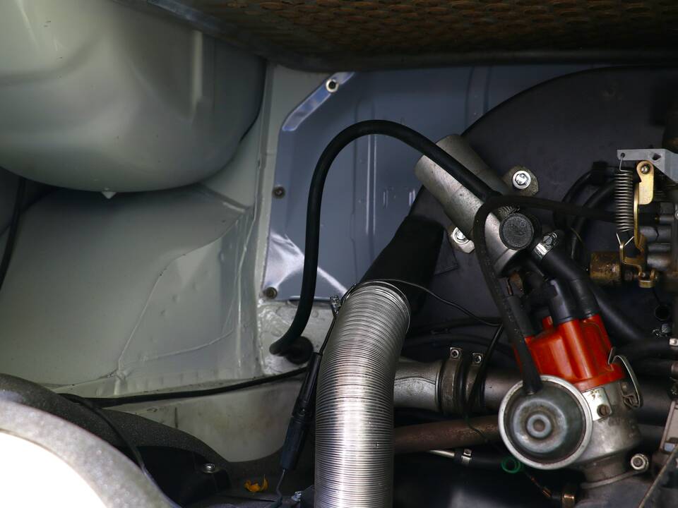 Bild 33/38 von Volkswagen T2b Camper (1974)