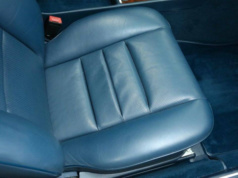 Bild 30/50 von Mercedes-Benz 560 SEC (1988)
