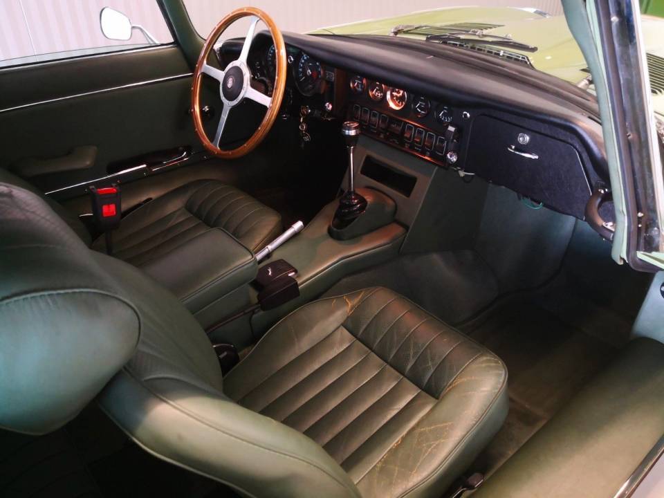 Imagen 10/15 de Jaguar E-Type (2+2) (1968)