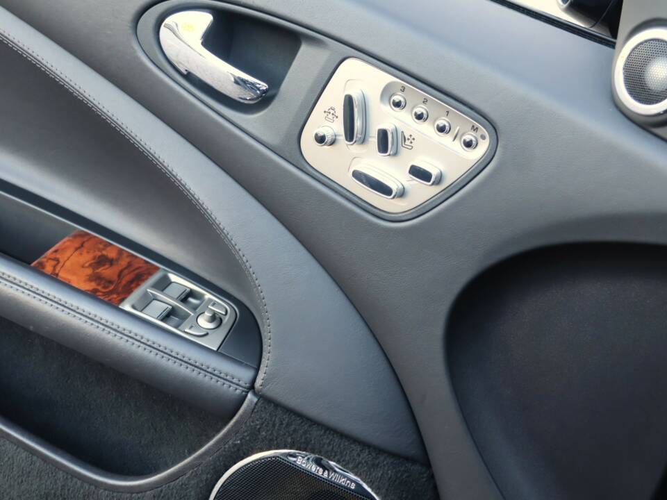 Image 29/50 of Jaguar XKR (2010)