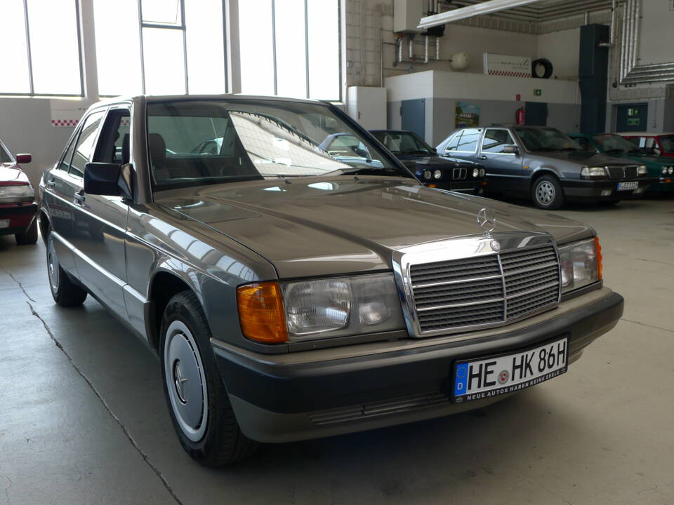 Image 33/34 de Mercedes-Benz 190 E 1.8 (1991)