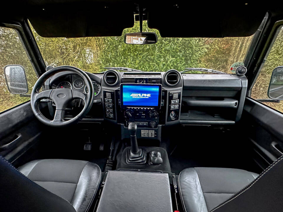 Image 14/21 of Land Rover Defender 110 (2015)