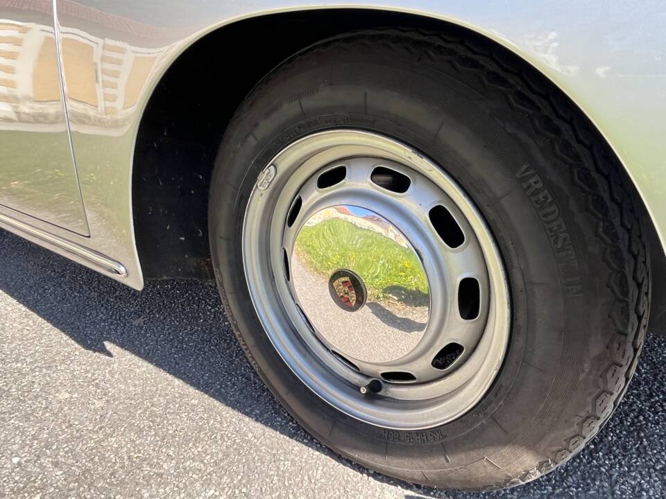 Image 55/63 of Porsche 356 C 1600 (1964)