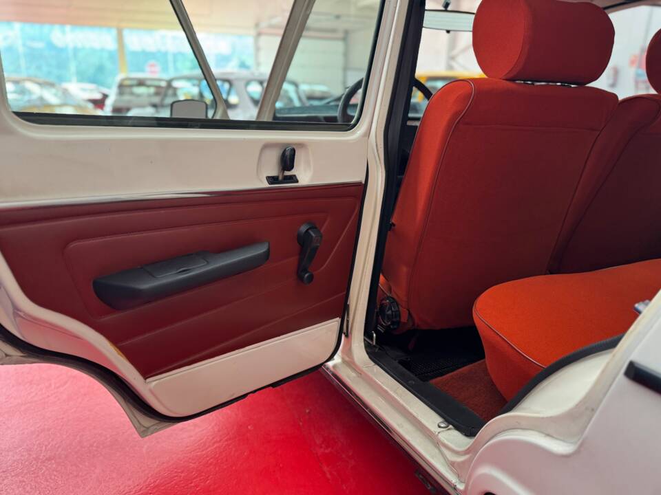 Image 12/19 of Renault R 6 GTL (1980)