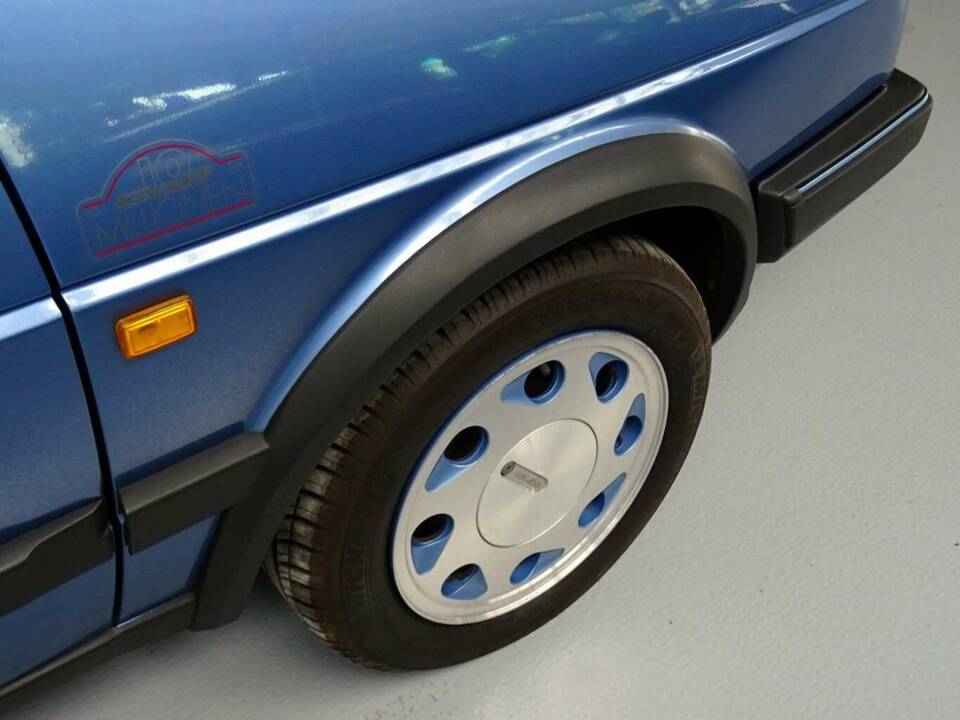 Immagine 7/21 di Volkswagen Golf Mk II 1.8 (1989)