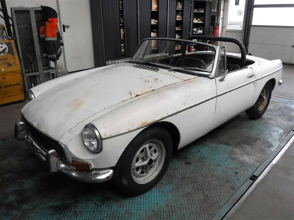 Immagine 2/50 di MG MGB (1967)