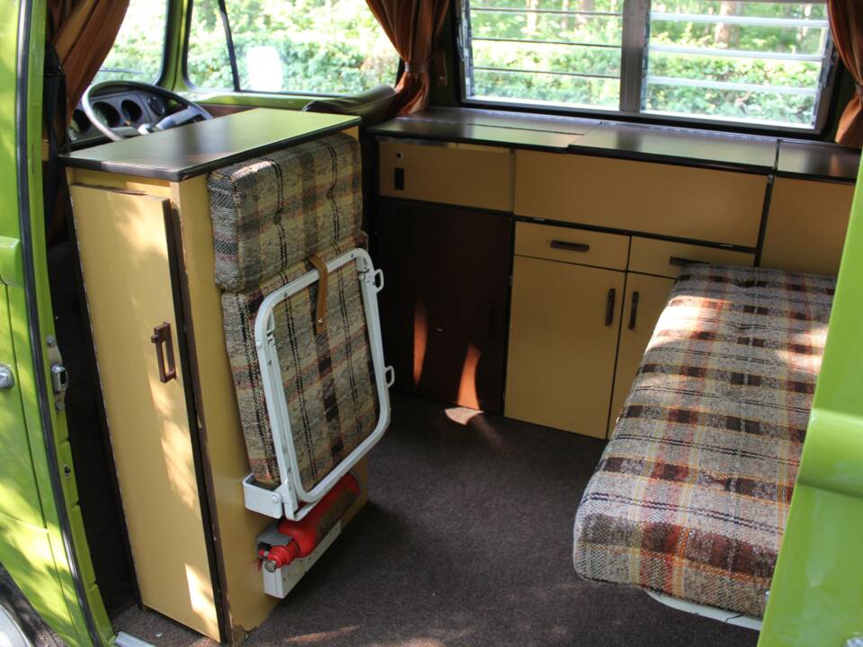 Immagine 15/17 di Volkswagen T2c Combi (1979)