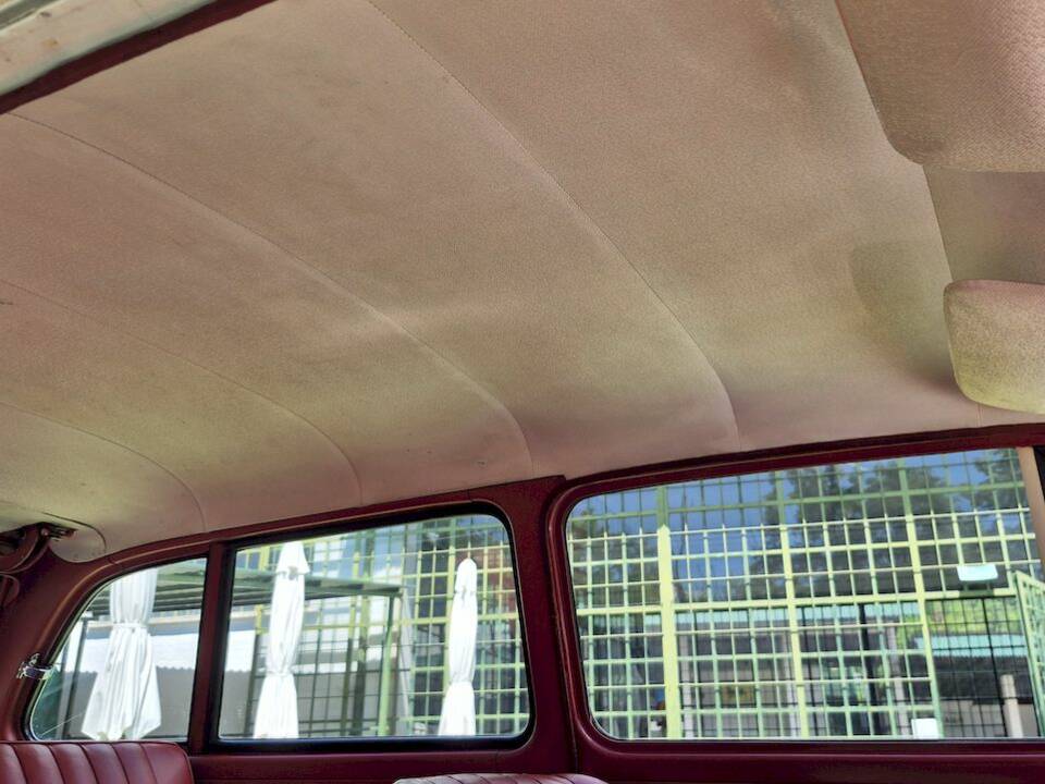 Image 46/63 of Ford Anglia (1965)