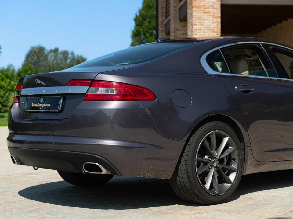 Immagine 14/50 di Jaguar XF 3.0 D-S (2008)