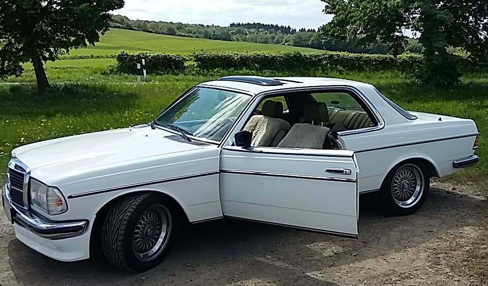 Image 2/15 of Mercedes-Benz 230 CE (1980)