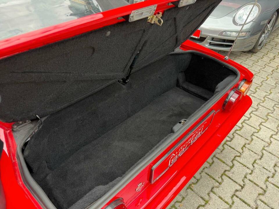 Afbeelding 16/33 van Ferrari Mondial T (1991)