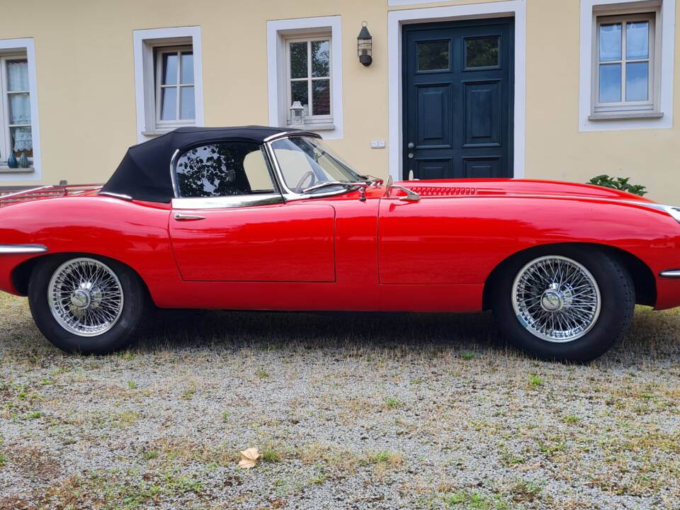 Immagine 1/9 di Jaguar E-Type (1969)