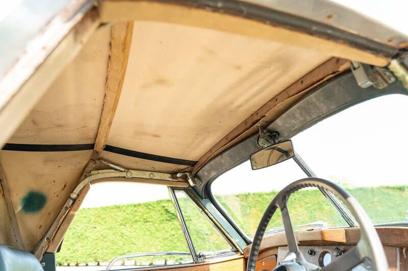 Image 41/50 of Jaguar XK 120 DHC (1954)
