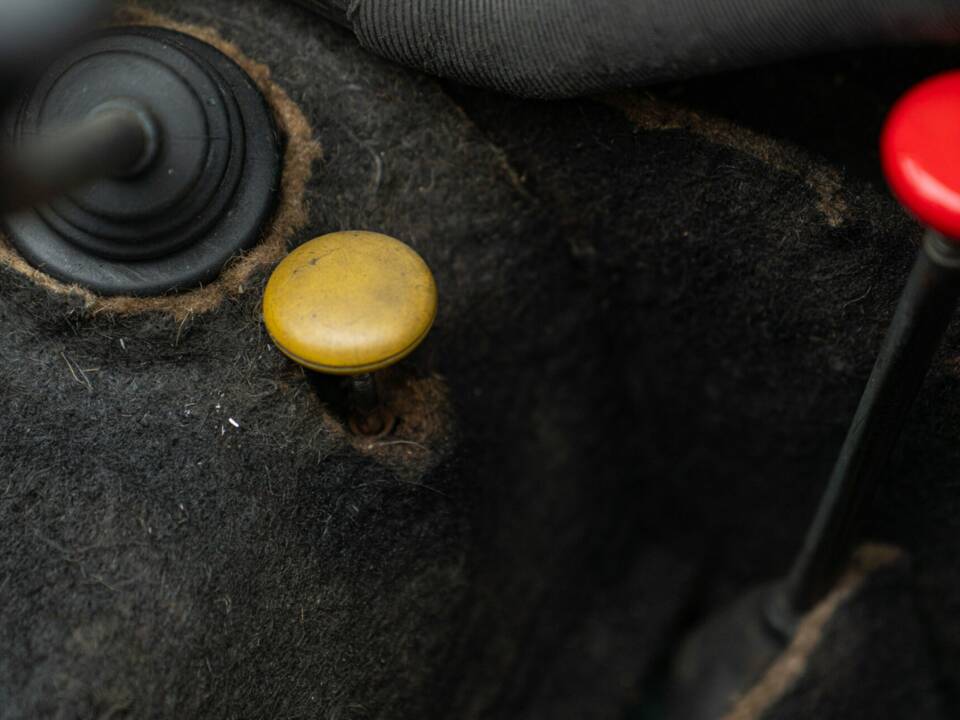 Bild 31/50 von Land Rover 88 (1978)