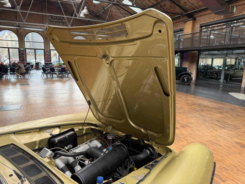 Bild 29/36 von Peugeot 404 Coupé (1966)