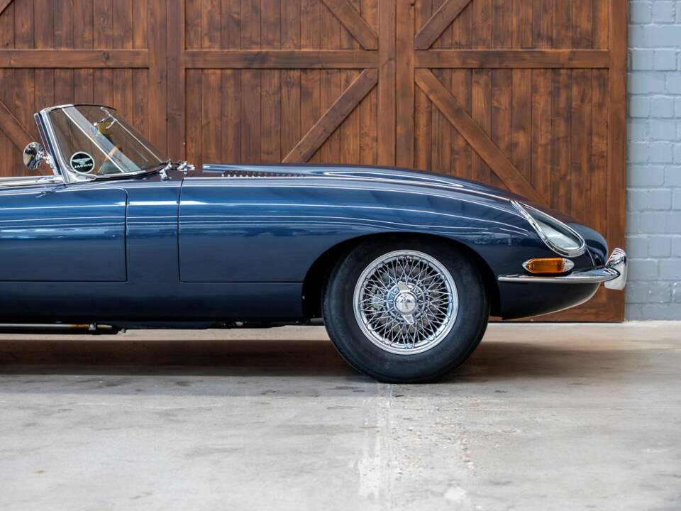 Image 12/36 of Jaguar E-Type 3.8 (1963)