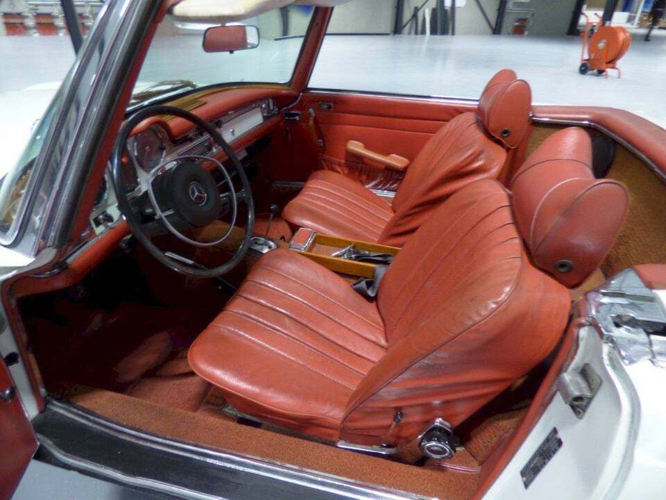 Bild 20/36 von Mercedes-Benz 280 SL (1970)