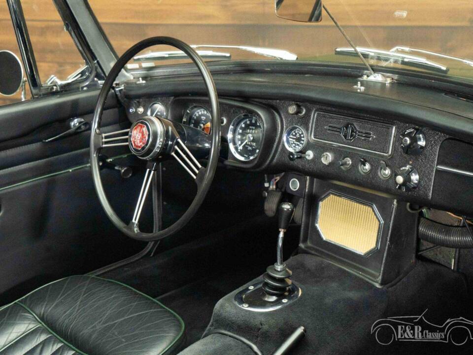 Image 9/19 de MG MGB (1966)