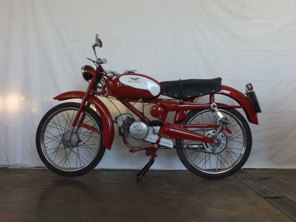 Image 32/44 of Moto Guzzi Cardellino 75 (1957)