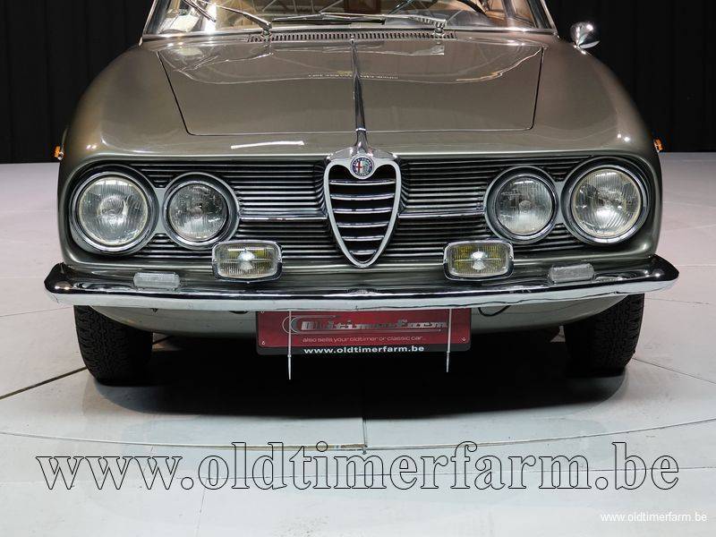 Image 11/15 de Alfa Romeo 2000 Sprint (1961)